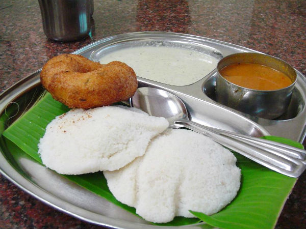 প্রতিদিন ৪৫০ প্লেট খাবার অর্ডার