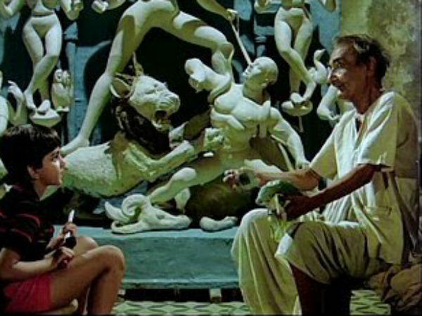 সত্যজিৎ রায়ের দুর্গাপুজোর ছবি: সেই বলিষ্ঠ সামাজিক বার্তা আজ কি আর দেখা যায়? সত্যজিৎ রায়ের দুর্গাপুজোর ছবি: সেই বলিষ্ঠ সামাজিক বার্তা আজ কি আর দেখা যায়?