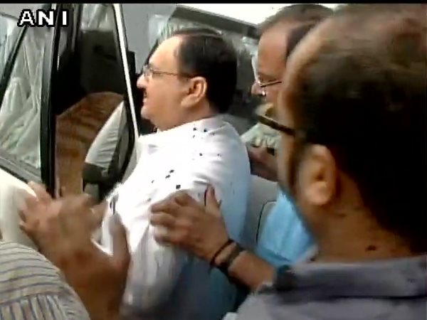 কেন্দ্রীয় স্বাস্থ্য মন্ত্রীর গাড়ির ধাক্কায় আহত ভোপাল এইমসের ২ ছাত্রী কেন্দ্রীয় স্বাস্থ্য মন্ত্রীর গাড়ির ধাক্কায় আহত ভোপাল এইমসের ২ ছাত্রী