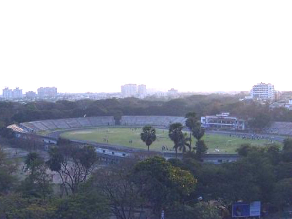 ফুটবলে ফাঁকা গ্যালারি ঢাকতে কী বিশেষ ব্যবস্থা