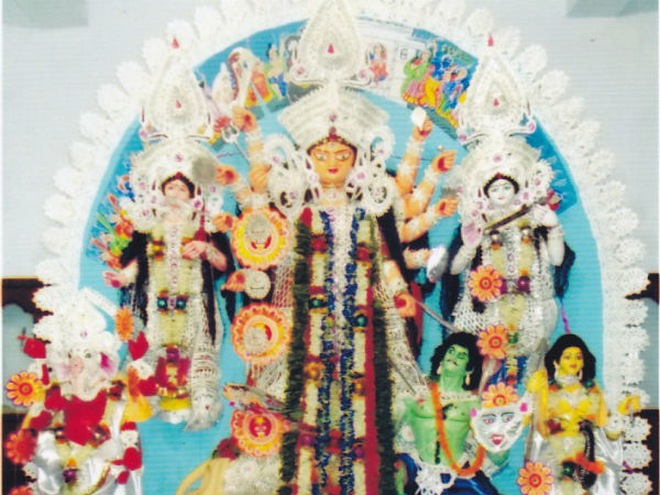 হাওড়া রায় বাড়ির পুজো : খড়্গের এক কোপে ‘বলি’ হয়েছিল ‘মায়ের বাহন’, সেই থেকেই বন্ধ বলিদান হাওড়া রায় বাড়ির পুজো : খড়্গের এক কোপে ‘বলি’ হয়েছিল ‘মায়ের বাহন’, সেই থেকেই বন্ধ বলিদান