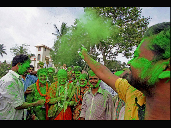 সিঙ্গুরে জমি জরিপের কাজ শুরু হল ধর্মঘটের দিনেই সিঙ্গুরে জমি জরিপের কাজ শুরু হল ধর্মঘটের দিনেই