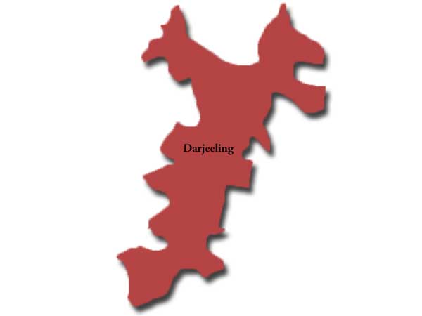 পাহাড়ে দুর্যোগ কাটল, তিনদিন গৃহবন্দি পর্যটকরা নামছেন সমতলে