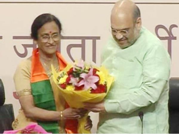 রীতা বহুগুনা সুবিধাবাদী, তোপ কংগ্রেসের