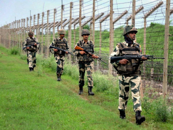 সীমান্তে লাগাতার যুদ্ধবিরতি লঙ্ঘন পাকিস্তানের, পাল্টা জবাব ভারতীয় সেনার