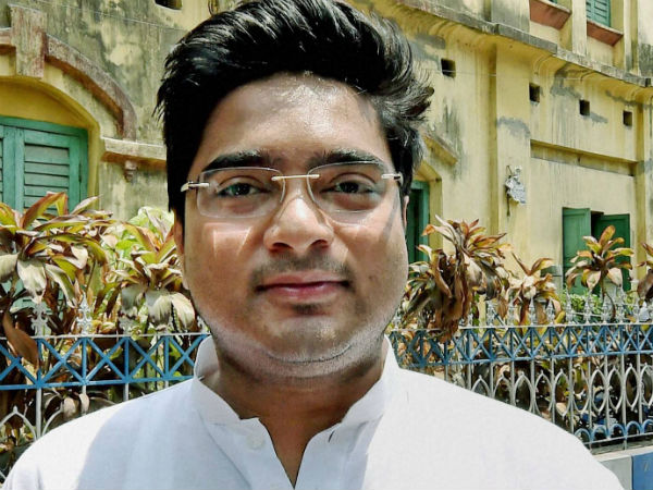 মুখে রাম কর্মে নাথুরাম