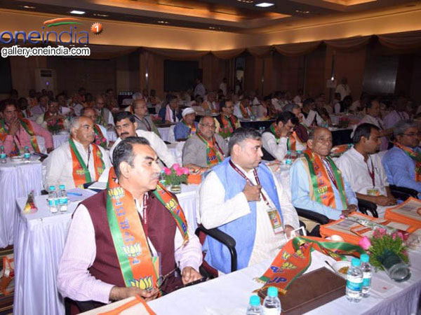 উত্তরপ্রদেশের নির্বাচনে মুখ্যমন্ত্রী পদপ্রার্থী হিসাবে কাউকে তুলে ধরা হবে না বিজেপির তরফে উত্তরপ্রদেশের নির্বাচনে মুখ্যমন্ত্রী পদপ্রার্থী হিসাবে কাউকে তুলে ধরা হবে না বিজেপির তরফে