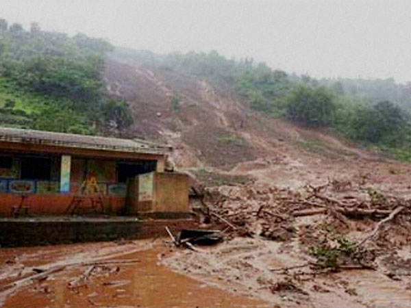 প্রবল বৃষ্টিতে সিকিমে রাস্তায় ধস, বন্যার ভ্রুকুটি উত্তরবঙ্গে প্রবল বৃষ্টিতে সিকিমে রাস্তায় ধস, বন্যার ভ্রুকুটি উত্তরবঙ্গে