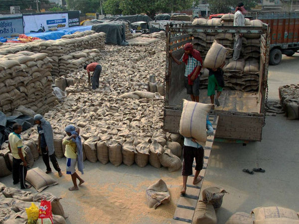 ট্রাক, লরির চালক পাওয়া এখন দূরহ হয়ে উঠেছে