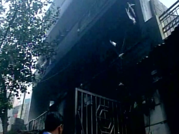 দিল্লির বহুতলে ভয়াবহ আগুন , মৃত ৩