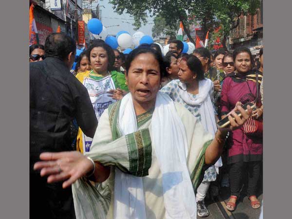 বিরোধিতায় মমতা