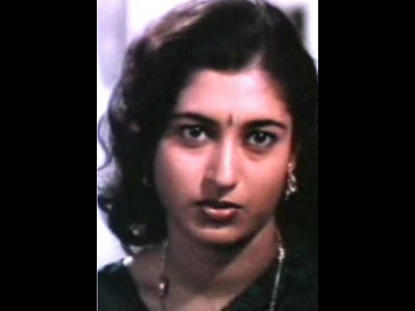 একাংশে উন্নয়ন হলেও একাংশ ডুবে রয়েছে ঘোর অন্ধকারে একাংশে উন্নয়ন হলেও একাংশ ডুবে রয়েছে ঘোর অন্ধকারে