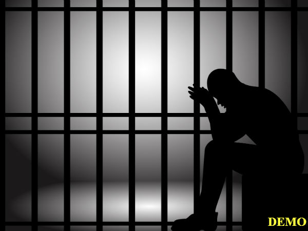 অন্যের কালো টাকা নিজের অ্যাকাউন্টে রাখলে হবে ৭ বছরের জেল অন্যের কালো টাকা নিজের অ্যাকাউন্টে রাখলে হবে ৭ বছরের জেল