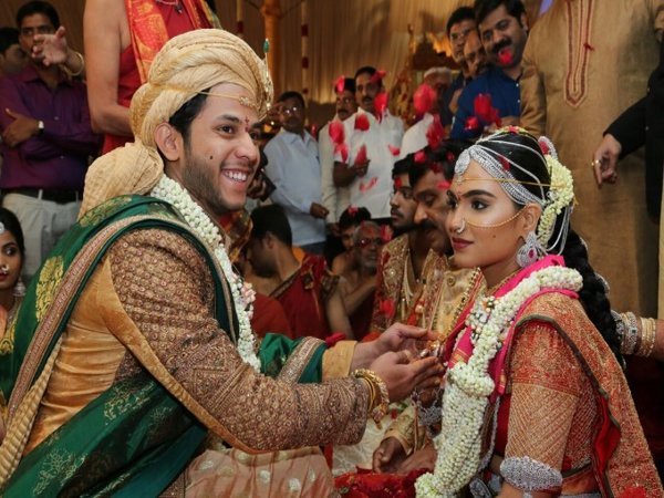 ৫০০ কোটি টাকার বিয়ের পর জনার্দন রেড্ডির অফিসে আয়কর হানা ৫০০ কোটি টাকার বিয়ের পর জনার্দন রেড্ডির অফিসে আয়কর হানা