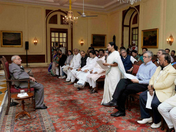 মানুষের জন্য আন্দোলনে শেষপর্যন্ত লড়াই, রাষ্ট্রপতির সঙ্গে দেখা করে জানালেন মমতা মানুষের জন্য আন্দোলনে শেষপর্যন্ত লড়াই, রাষ্ট্রপতির সঙ্গে দেখা করে জানালেন মমতা