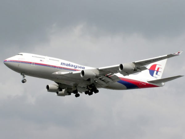 #MH370 ভেঙে পড়ার সময়ে বিমানের ককপিটে কোনও চালক ছিলেন না! #MH370 ভেঙে পড়ার সময়ে বিমানের ককপিটে কোনও চালক ছিলেন না!