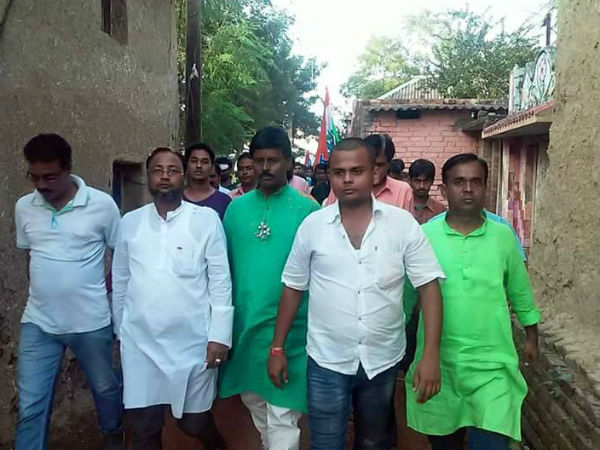 ৭০০ থেকে বেড়ে ১ লক্ষ ২৭! ভাবতেই পারেননি মন্তেশ্বরের তৃণমূল প্রার্থী ৭০০ থেকে বেড়ে ১ লক্ষ ২৭! ভাবতেই পারেননি মন্তেশ্বরের তৃণমূল প্রার্থী