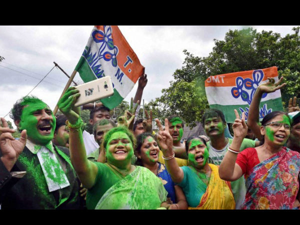 মন্তেশ্বরে জয়ী, বাকী দুটিতে এগিয়ে তৃণমূল, জয় স্রেফ সময়ের অপেক্ষা, শুরু সবুজ আবির খেলা মন্তেশ্বরে জয়ী, বাকী দুটিতে এগিয়ে তৃণমূল, জয় স্রেফ সময়ের অপেক্ষা, শুরু সবুজ আবির খেলা