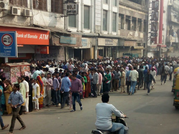 ফের নোটের লাইনে মৃত্যু