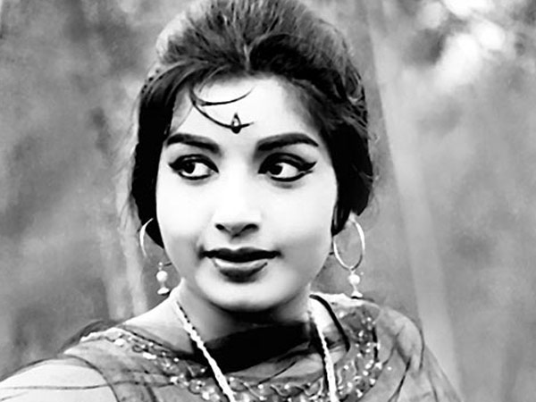 অভিনয় পা