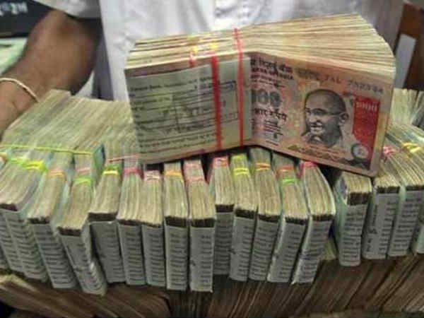 পুরনো নোটে ১০ কোটি টাকা পাচারের অভিযোগ পদ্মপুরস্কার প্রাপ্ত চিকিৎসক-সহ ৬ জনের বিরুদ্ধে পুরনো নোটে ১০ কোটি টাকা পাচারের অভিযোগ পদ্মপুরস্কার প্রাপ্ত চিকিৎসক-সহ ৬ জনের বিরুদ্ধে