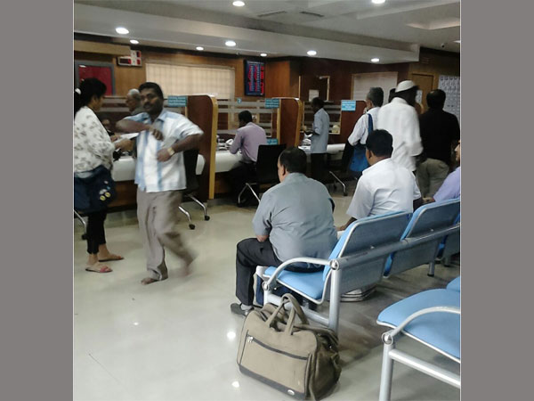 কালো টাকার কারবারে জড়িয়ে কলকাতার রাষ্ট্রায়ত্ত ব্যাঙ্কের অধিকর্তারাও, চাঞ্চল্য ইডি তদন্তে কালো টাকার কারবারে জড়িয়ে কলকাতার রাষ্ট্রায়ত্ত ব্যাঙ্কের অধিকর্তারাও, চাঞ্চল্য ইডি তদন্তে
