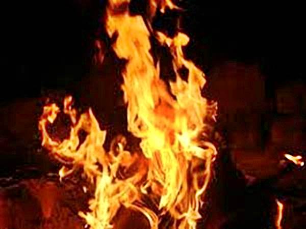 বিধ্বংসী অগ্নিকাণ্ড কিশোরভারতী স্টেডিয়ামে, পুড়ে নষ্ট বহুমূল্য অ্যাস্ট্রোটার্ফ বিধ্বংসী অগ্নিকাণ্ড কিশোরভারতী স্টেডিয়ামে, পুড়ে নষ্ট বহুমূল্য অ্যাস্ট্রোটার্ফ