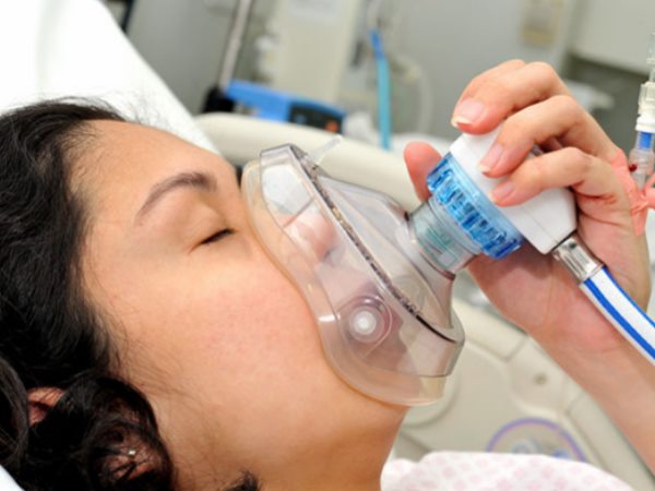 হাসপাতালের ICU তে পরীক্ষার নামে মহিলা রোগীর যৌনাঙ্গে হাত চিকিৎসকের হাসপাতালের ICU তে পরীক্ষার নামে মহিলা রোগীর যৌনাঙ্গে হাত চিকিৎসকের