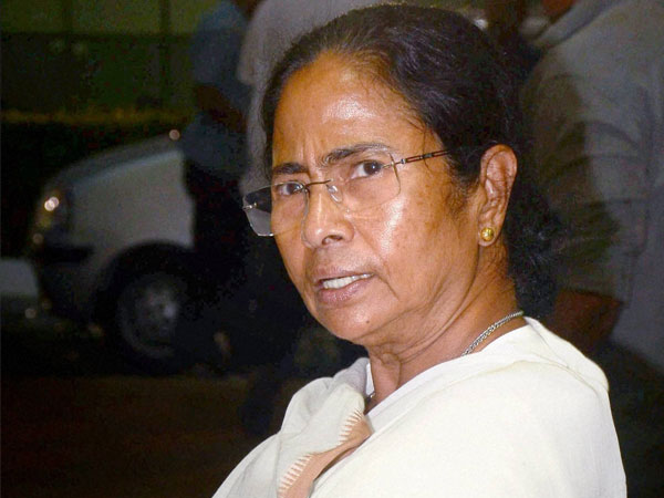 মুখ্যমন্ত্রীকে আক্রমণ