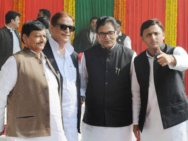 মুলায়মের পাল্টা অখিলেশের ২৩৫ জনের প্রার্থী তালিকা মুলায়মের পাল্টা অখিলেশের ২৩৫ জনের প্রার্থী তালিকা