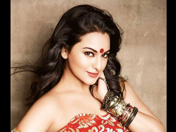 ৩০ কিলো ওজন ঝরিয়ে 'সুপার-ফিট' হয়েছেন সোনাক্ষী সিনহা! ৩০ কিলো ওজন ঝরিয়ে 'সুপার-ফিট' হয়েছেন সোনাক্ষী সিনহা!