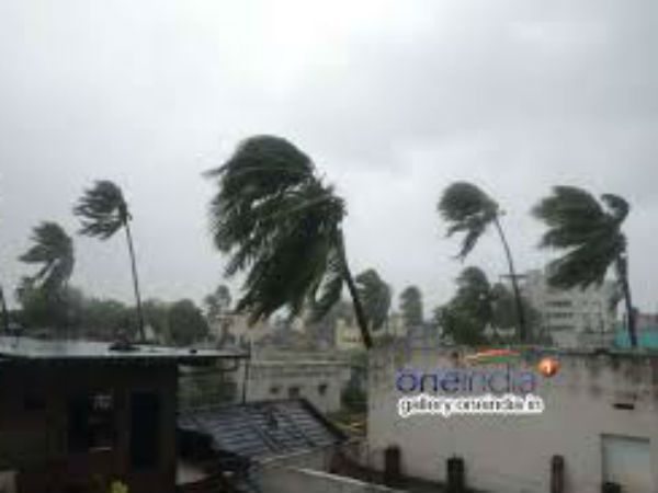 ৪০ কিলোমিটার বেগে ঝোড়ো হাওয়া