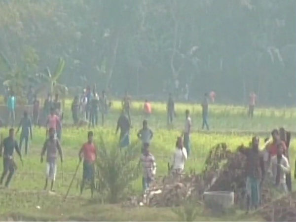 ভাঙড়ে যে গুজবের কারণে পাওয়ার গ্রিডের জমি নিয়ে আন্দোলনে গ্রামবাসীরা ভাঙড়ে যে গুজবের কারণে পাওয়ার গ্রিডের জমি নিয়ে আন্দোলনে গ্রামবাসীরা