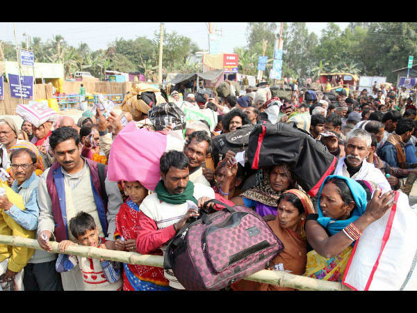 রাত পোহালেই সব জনস্রোত মিলে যাবে সাগরসঙ্গমে মকরসংক্রান্তির পূণ্যস্নানে রাত পোহালেই সব জনস্রোত মিলে যাবে সাগরসঙ্গমে মকরসংক্রান্তির পূণ্যস্নানে