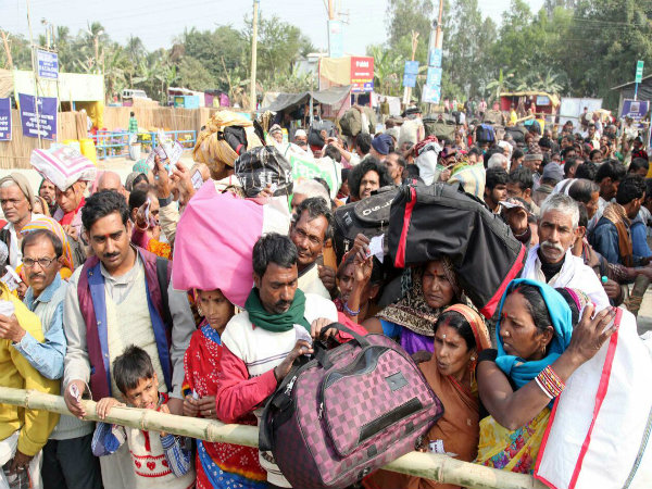গঙ্গাসাগরে দুর্ঘটনা, লঞ্চে উঠতে গিয়ে ভিড়ের চাপে মৃত ৬ গঙ্গাসাগরে দুর্ঘটনা, লঞ্চে উঠতে গিয়ে ভিড়ের চাপে মৃত ৬