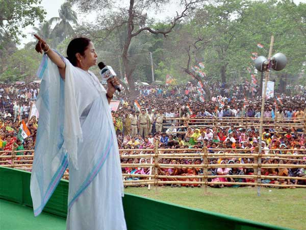 প্রধানমন্ত্রী মোদীর পেটিএম-সওদায় অভিসন্ধির গন্ধ পাচ্ছেন মমতা বন্দ্যোপাধ্যায় প্রধানমন্ত্রী মোদীর পেটিএম-সওদায় অভিসন্ধির গন্ধ পাচ্ছেন মমতা বন্দ্যোপাধ্যায়