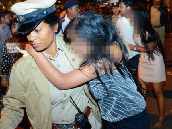 বর্ষবরণের রাতে বেঙ্গালুরুতে 'গণ শ্লীলতাহানি' নিয়ে একথা বলতে পারলেন কর্ণাটকের স্বরাষ্ট্রমন্ত্রী? বর্ষবরণের রাতে বেঙ্গালুরুতে 'গণ শ্লীলতাহানি' নিয়ে একথা বলতে পারলেন কর্ণাটকের স্বরাষ্ট্রমন্ত্রী?