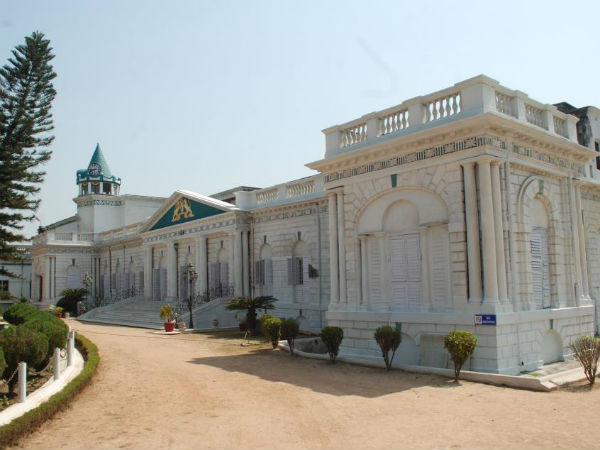 কাশিমবাজার রাজবাড়ি