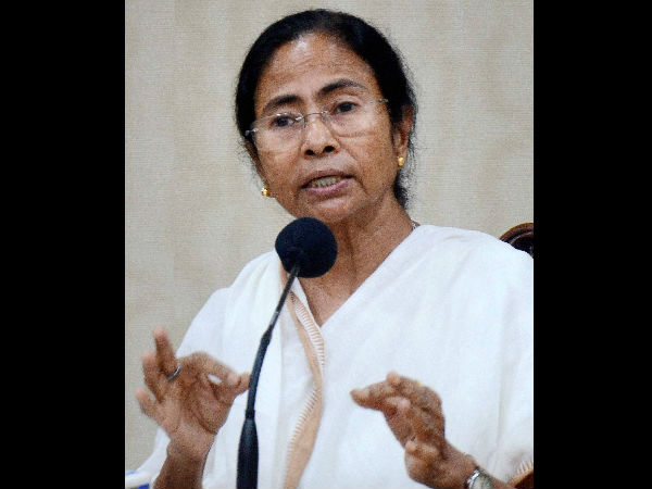 স্বাস্থ্য পরিষেবায় নজরদারিতে হেলথ রেগুলেটরি কমিশন বিল আনছেন মুখ্যমন্ত্রী স্বাস্থ্য পরিষেবায় নজরদারিতে হেলথ রেগুলেটরি কমিশন বিল আনছেন মুখ্যমন্ত্রী