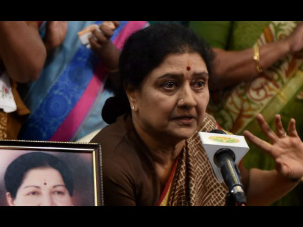 জয়ললিতার মৃত্যুর আগে 'শেষ বক্তব্য' নিয়ে মুখ খুললেন শশীকলা জয়ললিতার মৃত্যুর আগে 'শেষ বক্তব্য' নিয়ে মুখ খুললেন শশীকলা