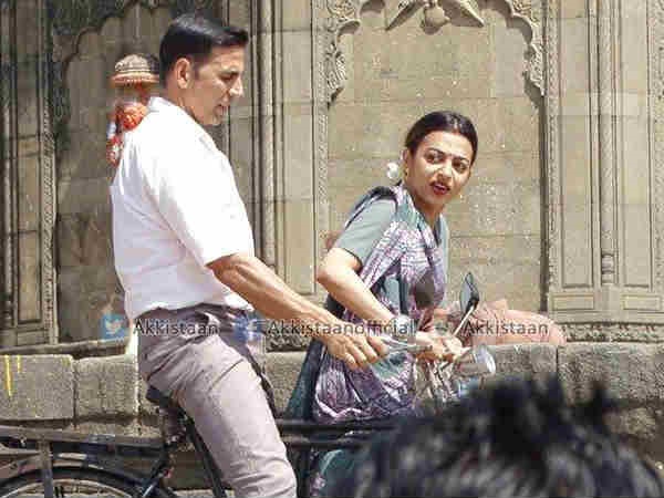 শ্যুটিং -এ অক্ষয়-রাধিকা