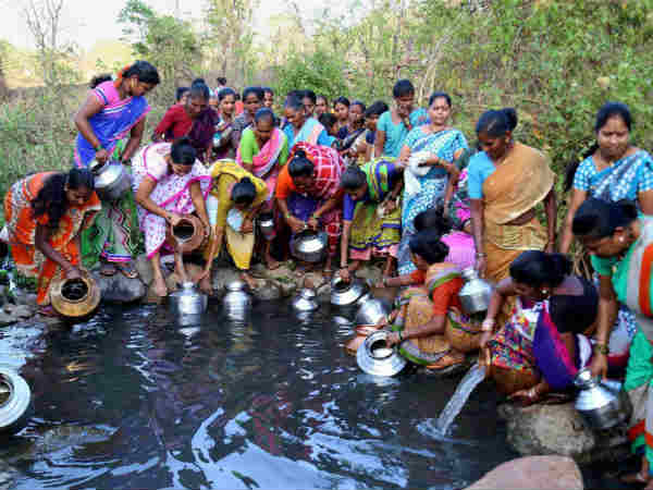 নোংরা জল ব্যবহার করে লাখো মানুষের মৃত্যু