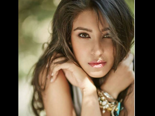 নভনীত কউর ধিলন