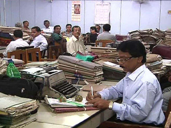 দুই শতাংশ ডিএ বাড়ল সরকারি কর্মচারীদের দুই শতাংশ ডিএ বাড়ল সরকারি কর্মচারীদের