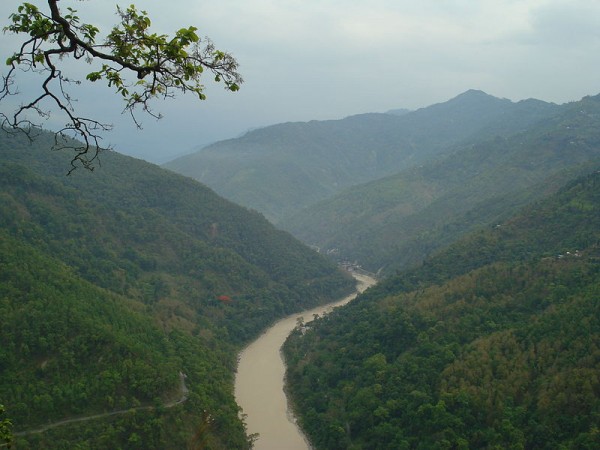 জলবিদ্যুৎ প্রকল্প নিয়েও বিতর্ক