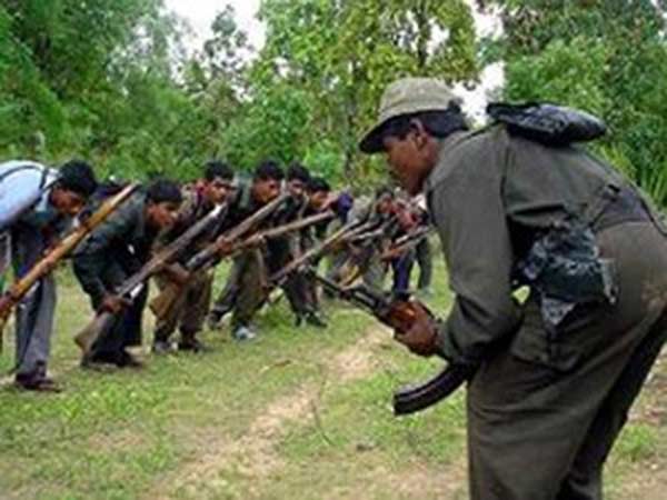 গ্রামবাসী সেজে পরিস্থিতি পর্যালোচনা