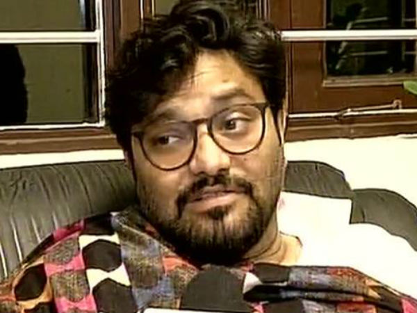 রাজকোটে 'উদ্বোধন' হওয়া বাস স্ট্যান্ডের ছবি টুইট করে খিল্লির পাত্র কেন্দ্রীয় মন্ত্রী বাবুল সুপ্রিয়! রাজকোটে 'উদ্বোধন' হওয়া বাস স্ট্যান্ডের ছবি টুইট করে খিল্লির পাত্র কেন্দ্রীয় মন্ত্রী বাবুল সুপ্রিয়!