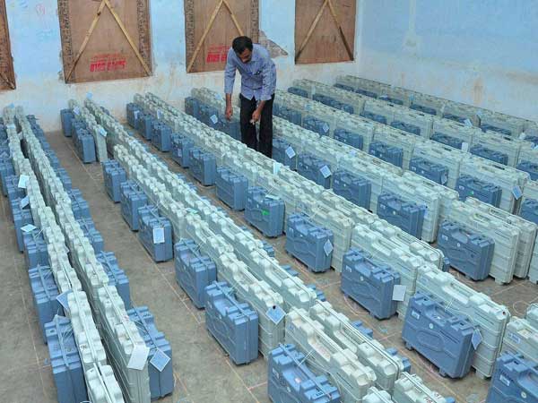 ভোটে রিগিং বন্ধে নতুন EVM আনছে নির্বাচন কমিশন ভোটে রিগিং বন্ধে নতুন EVM আনছে নির্বাচন কমিশন