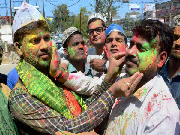 রাজ্যে সাম্প্রদায়িক বিষ ছড়ানো সহজ নয় রাজ্যে সাম্প্রদায়িক বিষ ছড়ানো সহজ নয়