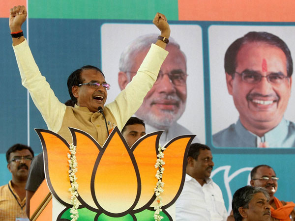 ধর্ষকদের ফাঁসির সাজা দিতে বিল আনবে মধ্যপ্রদেশ সরকার, বললেন মুখ্যমন্ত্রী চৌহান ধর্ষকদের ফাঁসির সাজা দিতে বিল আনবে মধ্যপ্রদেশ সরকার, বললেন মুখ্যমন্ত্রী চৌহান